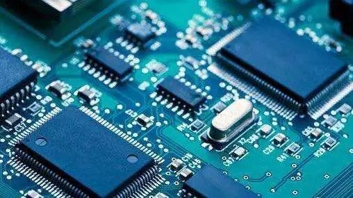 攻克“中國(guó)芯” 集成電路設(shè)計(jì)的挑戰(zhàn)與五千道工序的制造之路